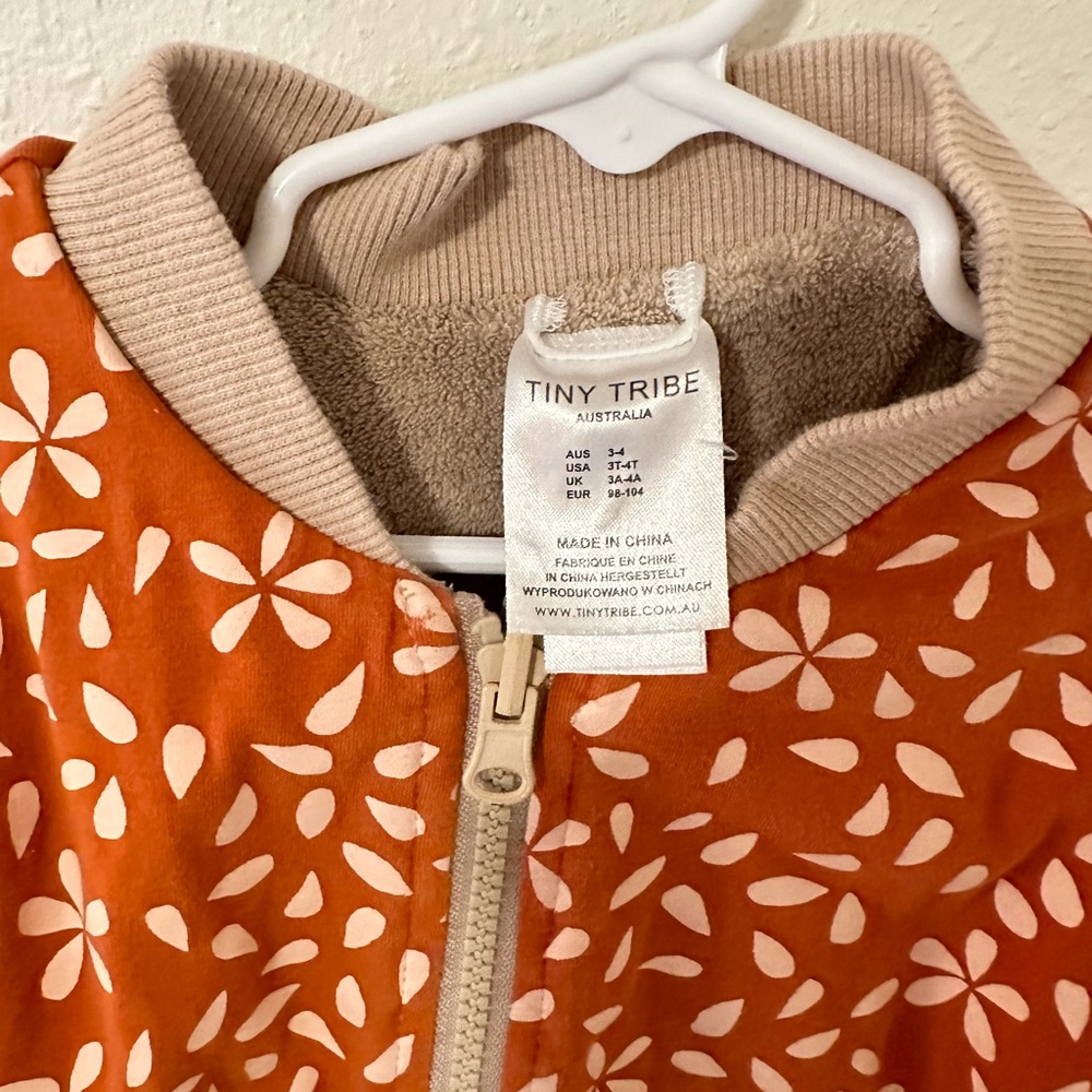 Pretty girls sweater